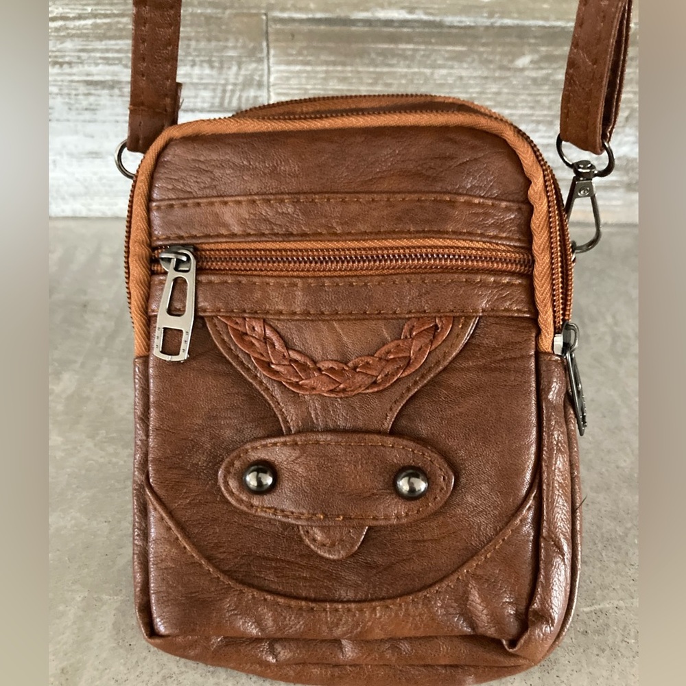 Vintage inspired Leather crossover bag